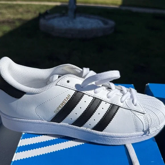 Adidas Superstar White with Black Stripes - Picture 1 of 6